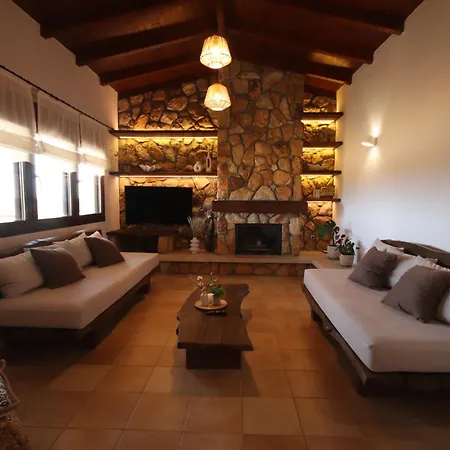 Eliza Dikela Holiday home *